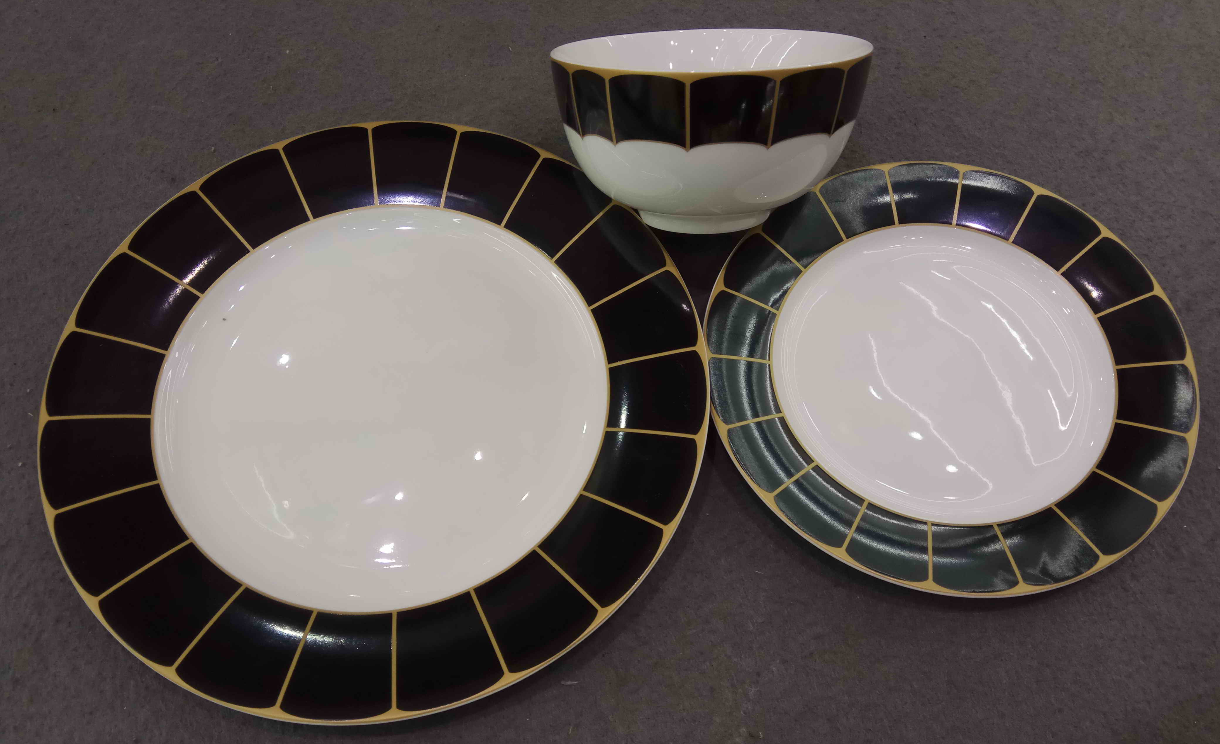 On-Glaze 18 pcs Dinner set -002
